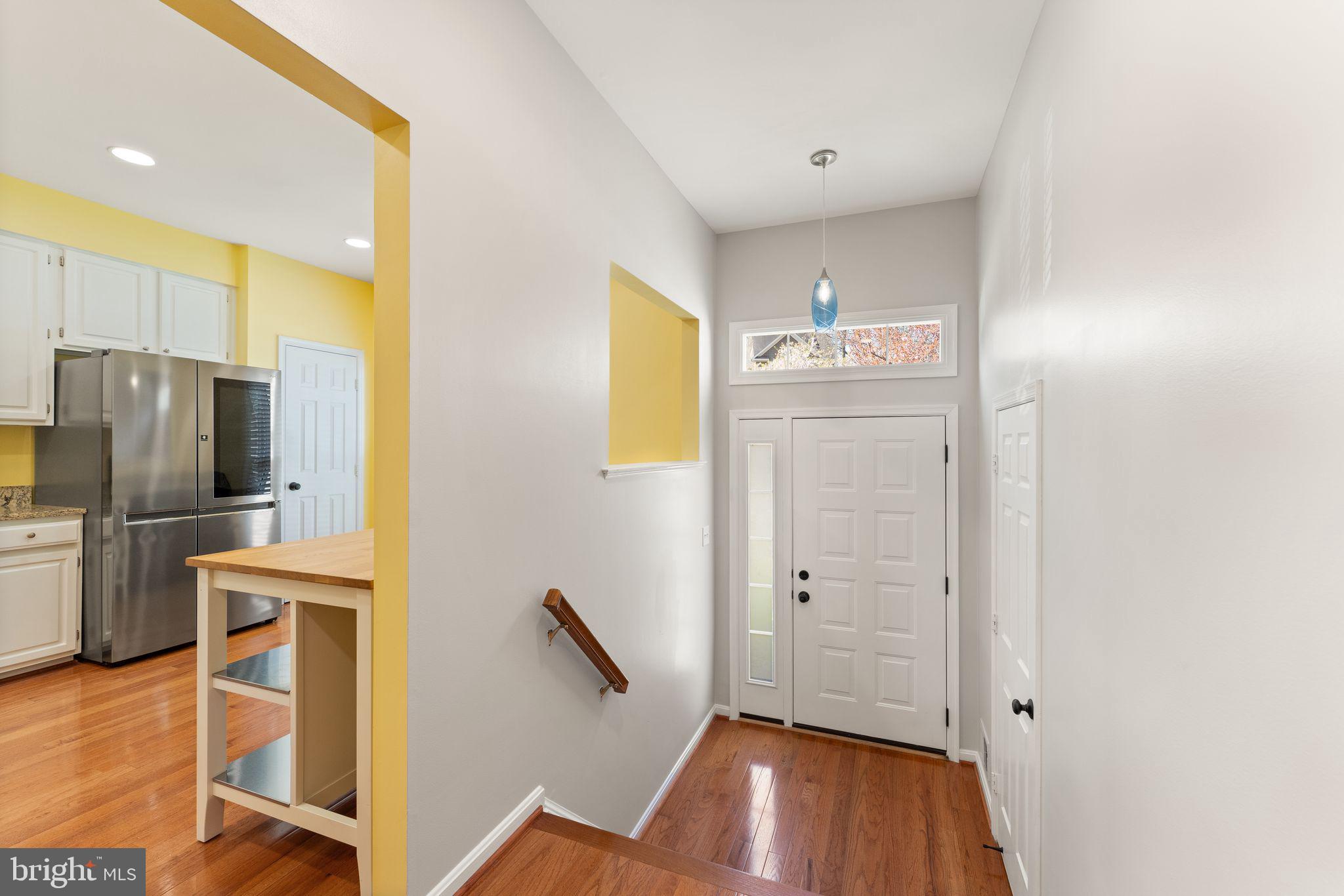 1227 Weatherstone Court Reston, VA 20194 - Photo 7 of 70 Foyer