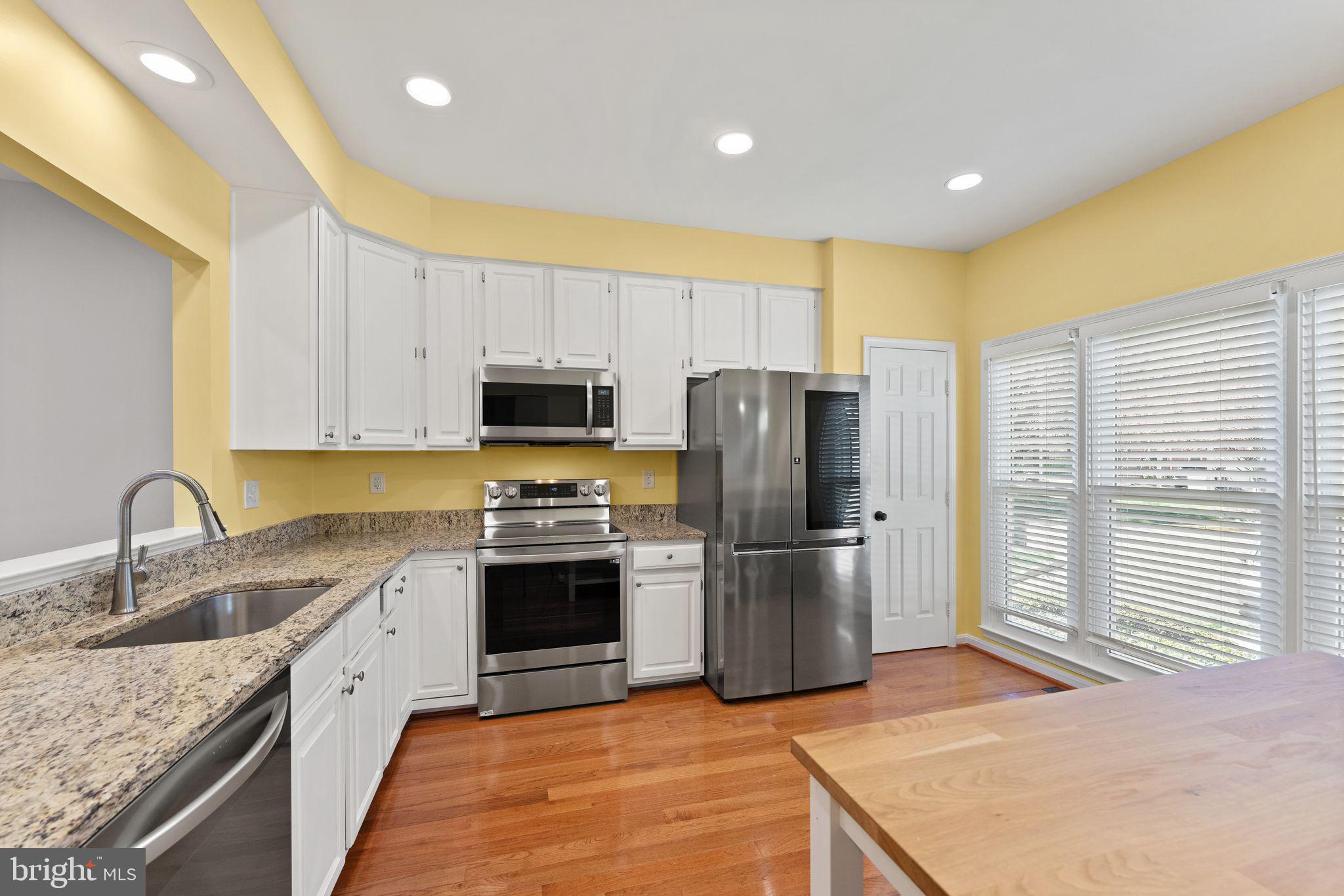 1227 Weatherstone Court Reston, VA 20194 - Photo 8 of 70 Kitchen