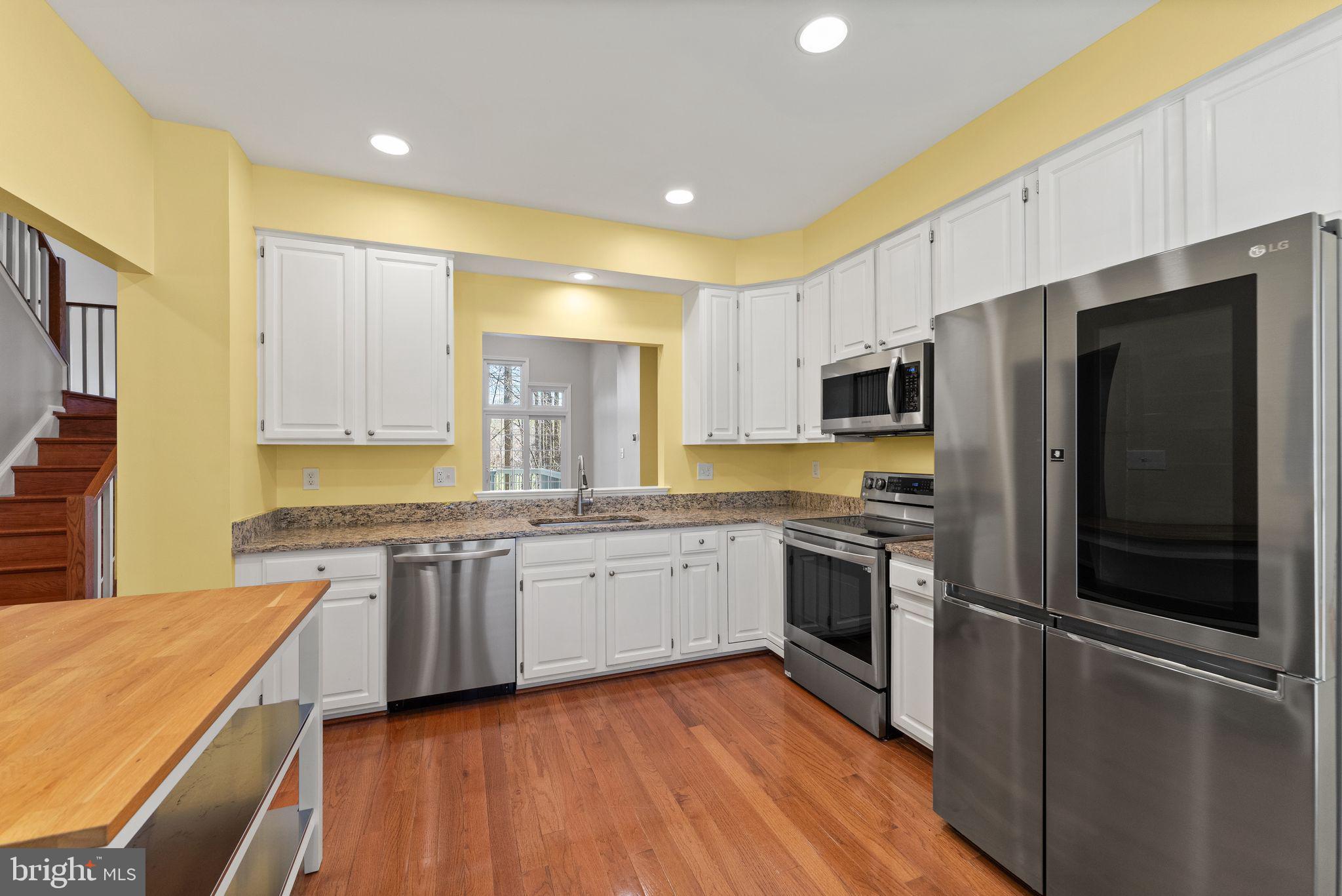 1227 Weatherstone Court Reston, VA 20194 - Photo 10 of 70 Kitchen