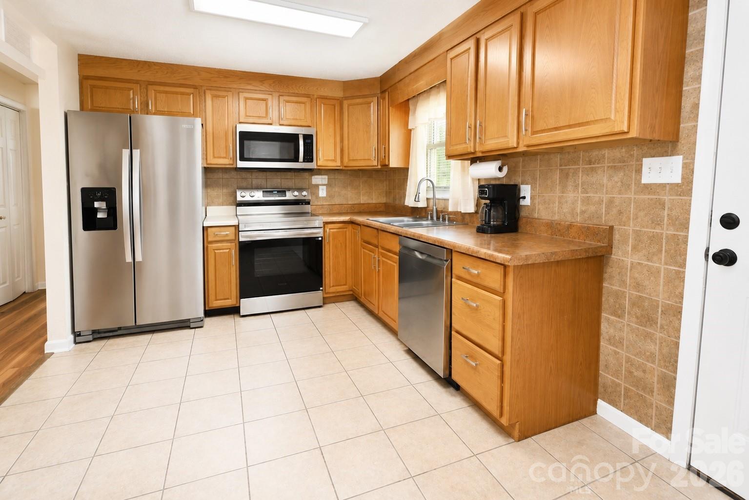 3237 Annex Street Conover, NC 28613 - Photo 5 of 37