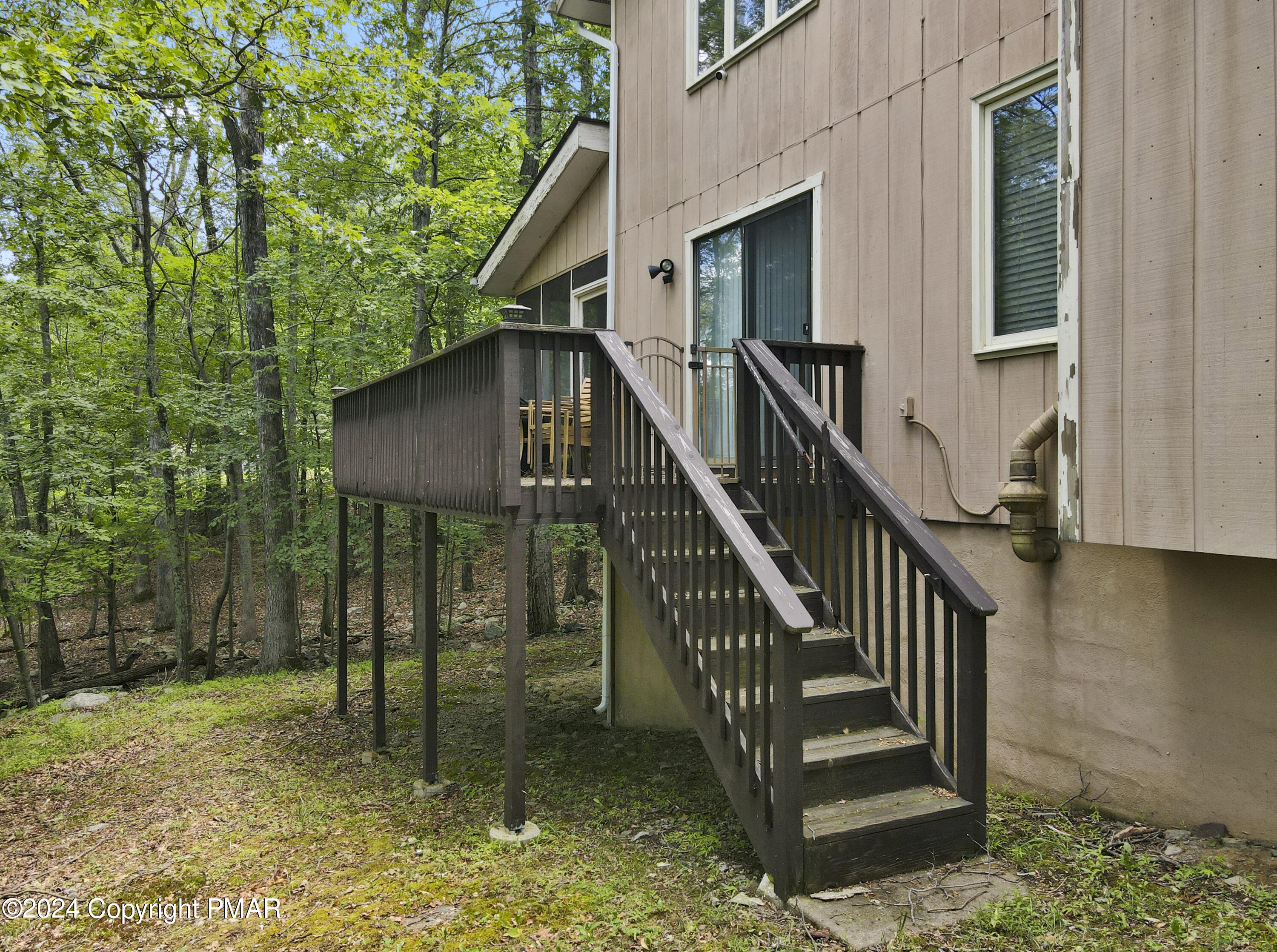 115 Salisbury Road Bushkill, PA 18324 - Photo 6 of 32 a view of entryway in front of house
