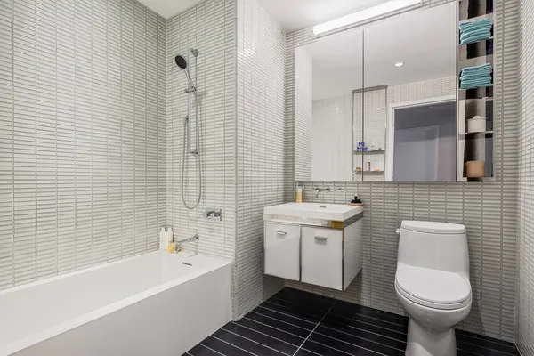 $2,855,000 | 252 South Street, Unit 76E | Two Bridges