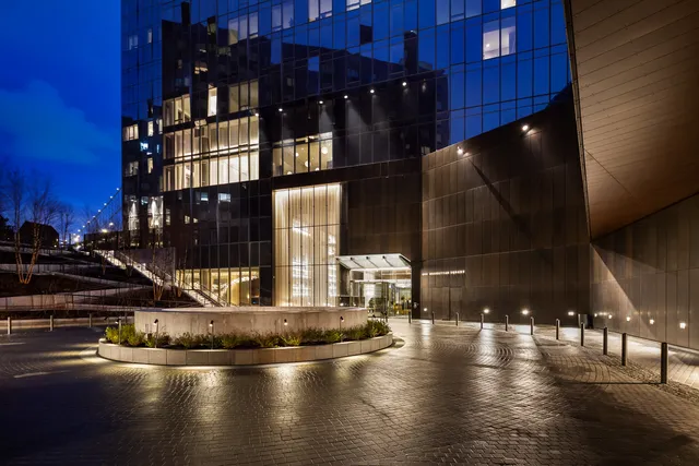 $2,970,000 | 252 South Street, Unit 76E | Two Bridges