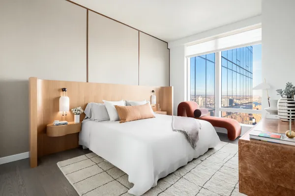 $2,855,000 | 252 South Street, Unit 76E | Two Bridges