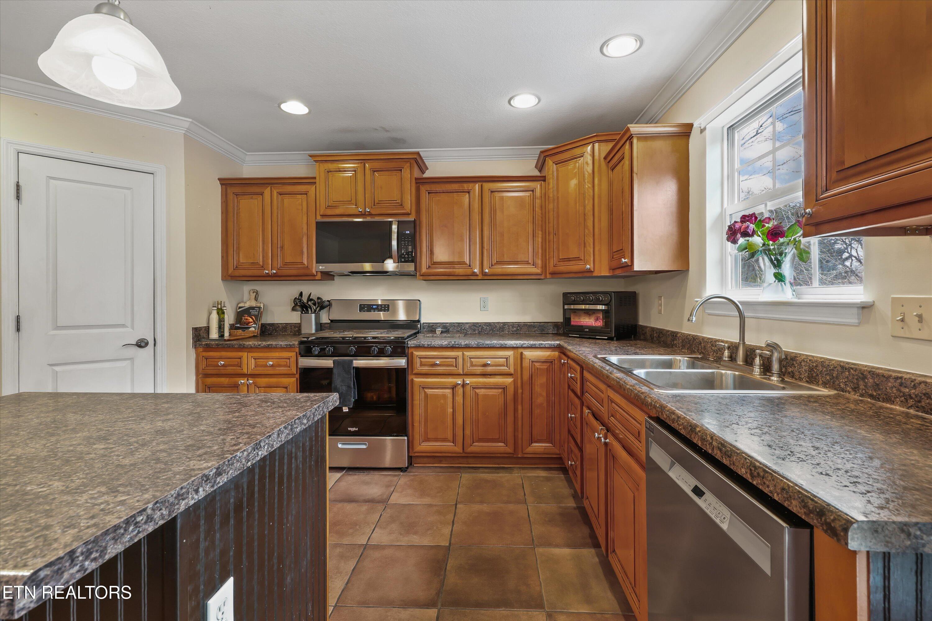 901 Heathgate Road Knoxville, TN 37922 - Photo 13 of 45 Kitchen