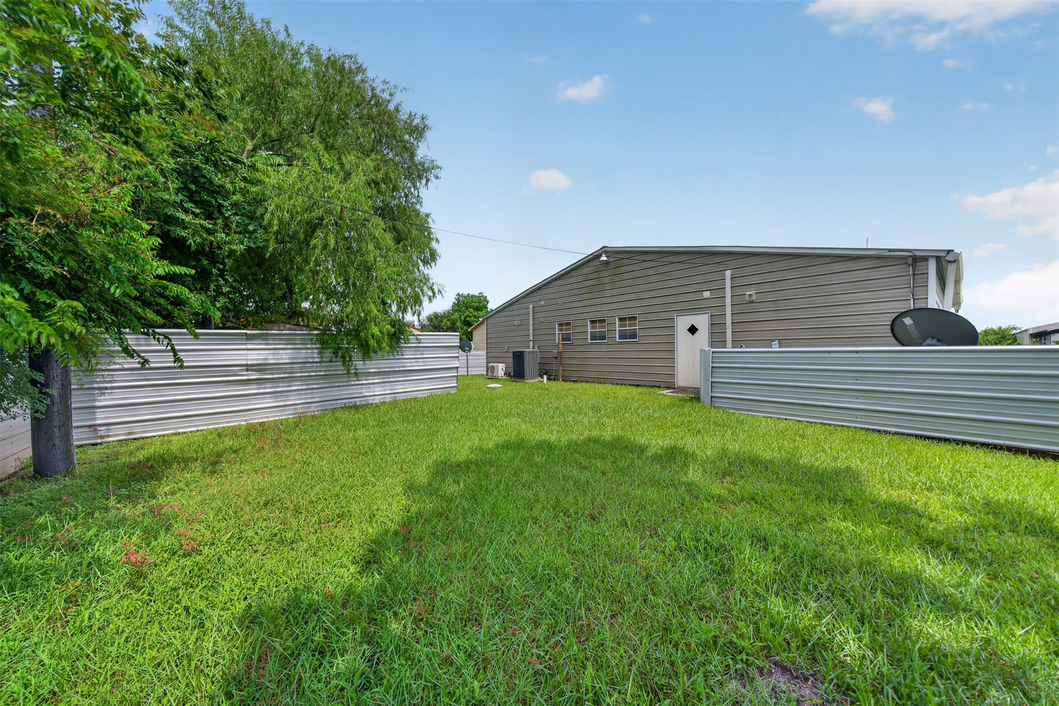 2213 Ellis Drive Rosharon, TX 77583 - Photo 29 of 40