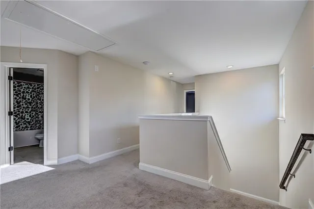 a view of a house with backyard