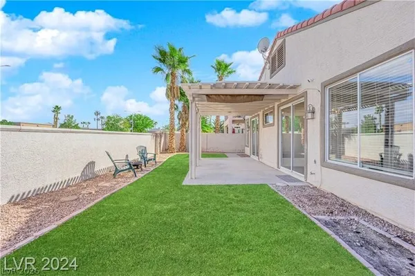 $2,400 | 3014 Paseo Hills Way, Henderson, NV 89052