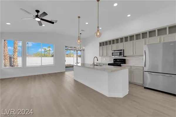 $2,400 | 3014 Paseo Hills Way, Henderson, NV 89052