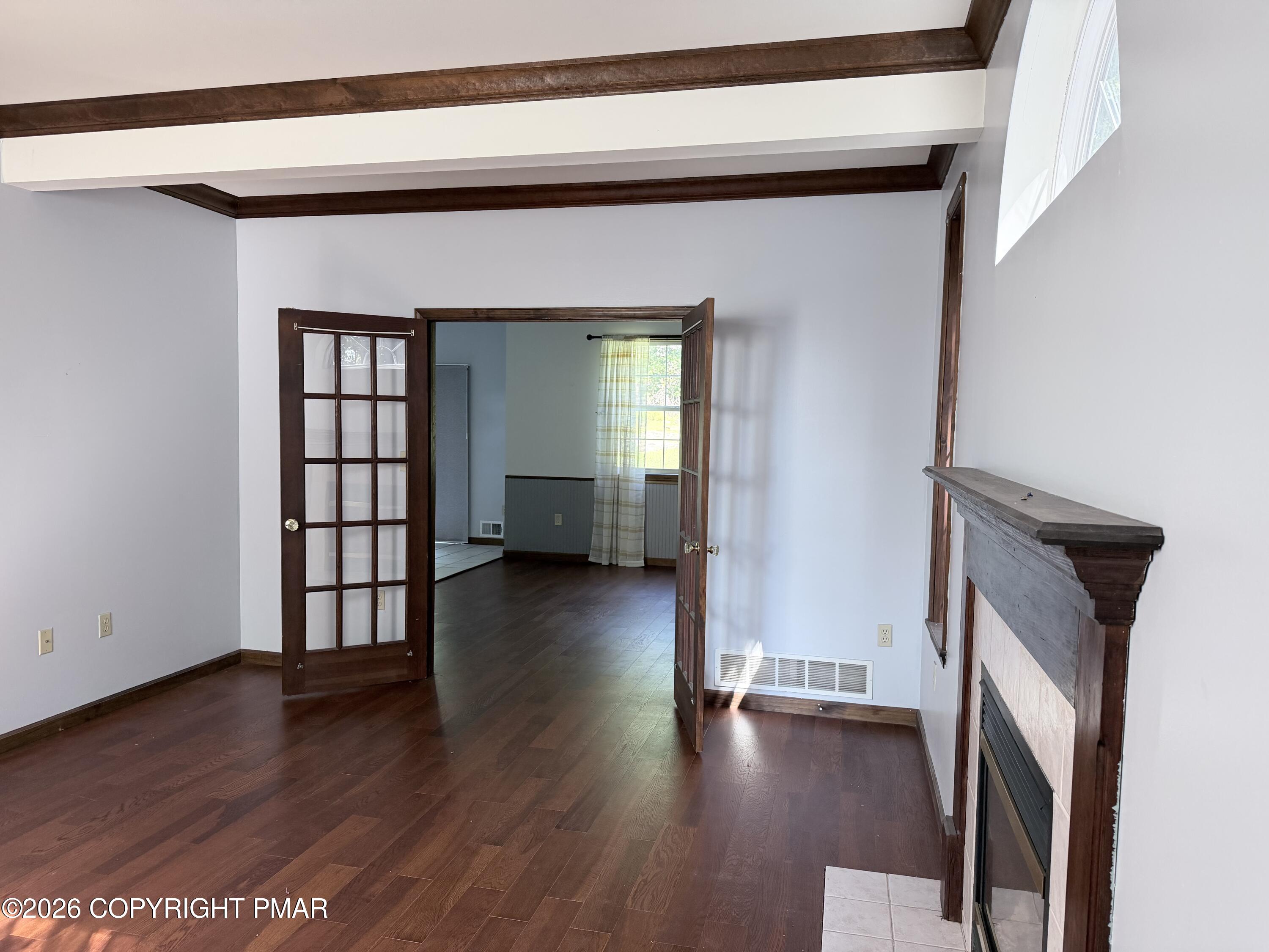 5191 Spring Drive Swiftwater, PA 18370 - Photo 4 of 42 IMG_0962 (1)