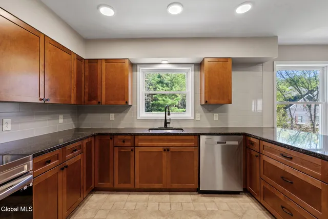 $625,000 | 30 Dick Lynch Road, Stillwater, NY 12170