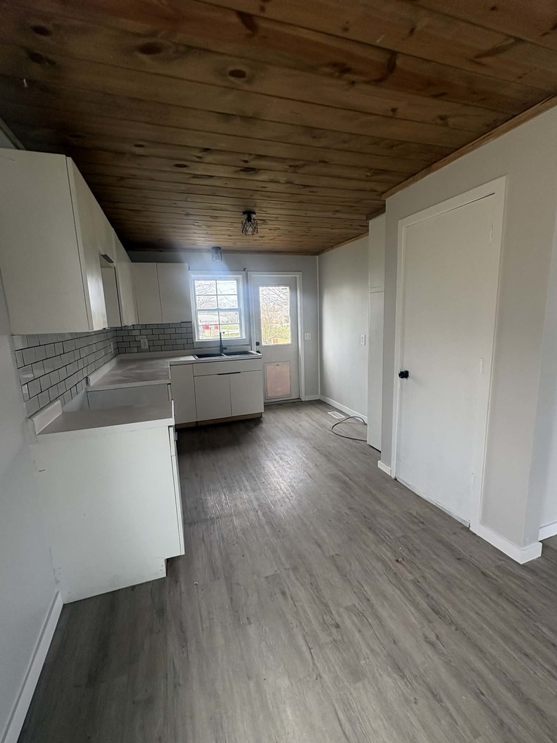 818 South Church Street Carmi, IL 62821 - Photo 12 of 21