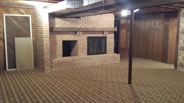 631 East Park Road Oregon, IL 61061 - Photo 8 of 17 a view of a hallway with wooden floor