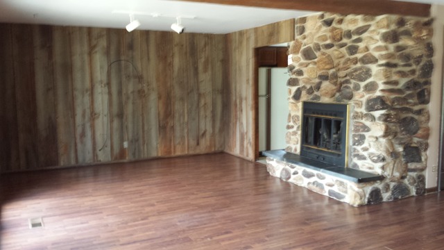 631 East Park Road Oregon, IL 61061 - Photo 10 of 17 a view of a fireplace with wooden floor