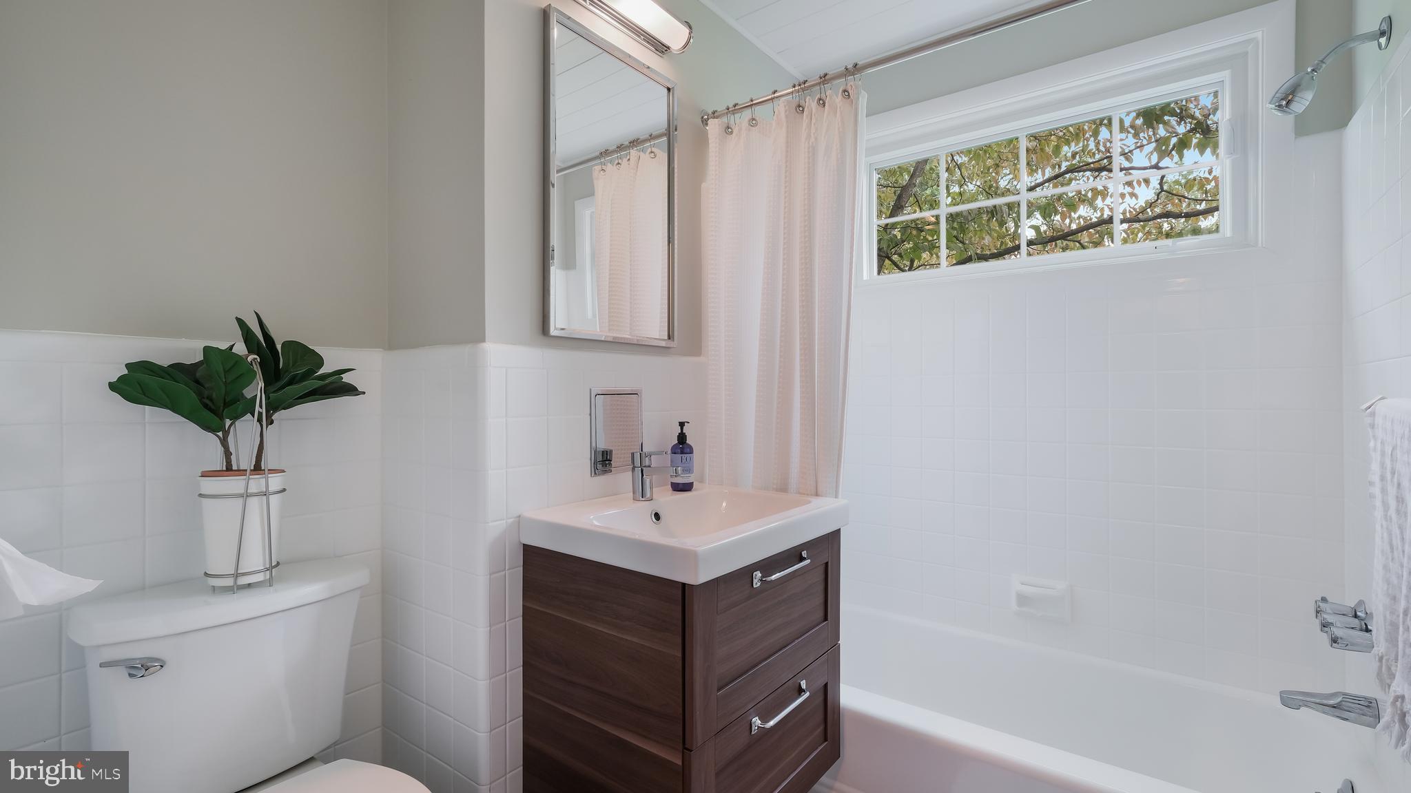 1049 George Road Jenkintown, PA 19046 - Photo 36 of 67 1st Floor Hall Bath