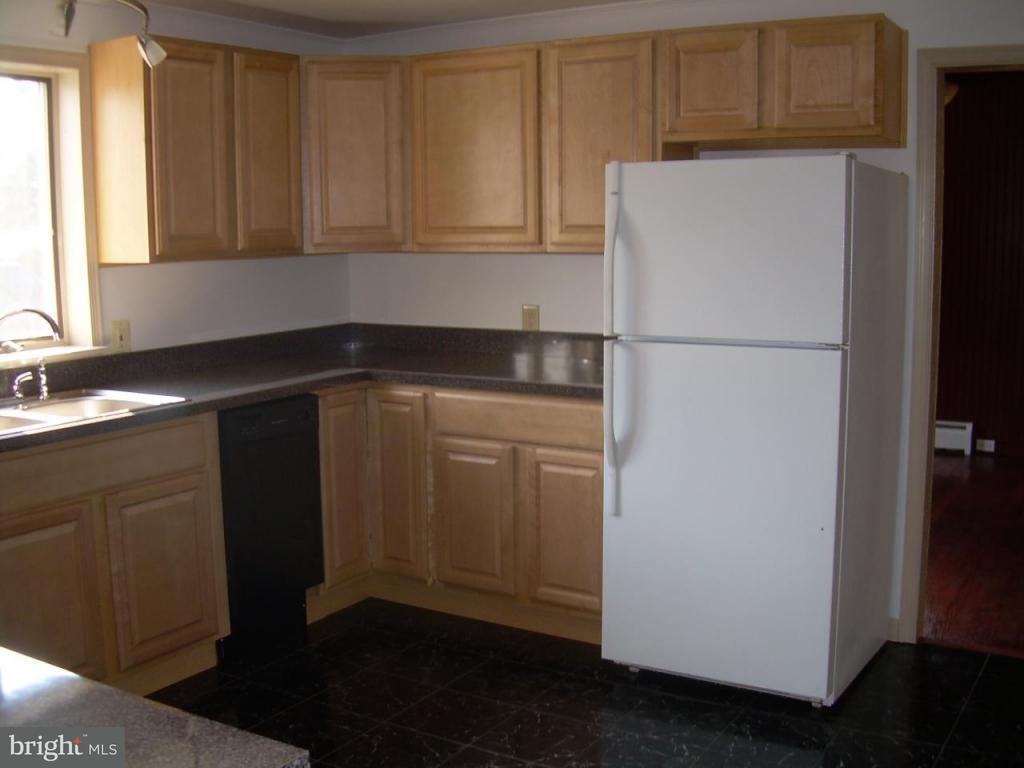 147 Chestnut Street Lititz, PA 17543 - Photo 7 of 13 a utility room with dryer and washer