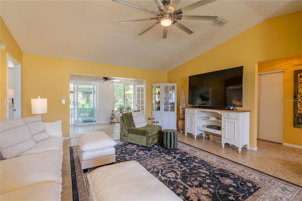 10839 Southwest 87th Terrace Ocala, FL 34481 - Photo 7 of 70