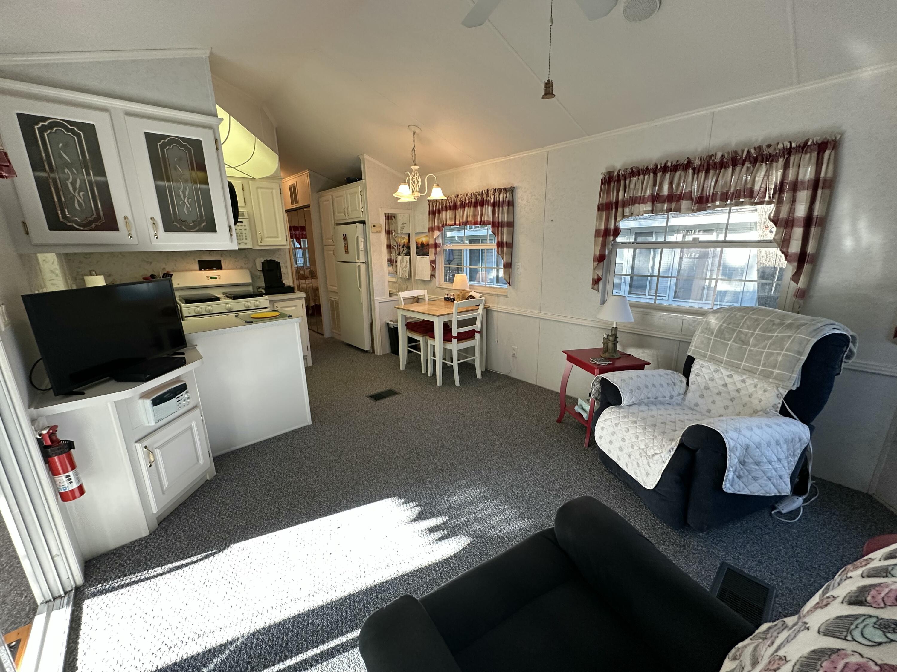 150 Chapel Road, Unit 616 Wells, ME 04090 - Photo 8 of 27 IMG_0261 2