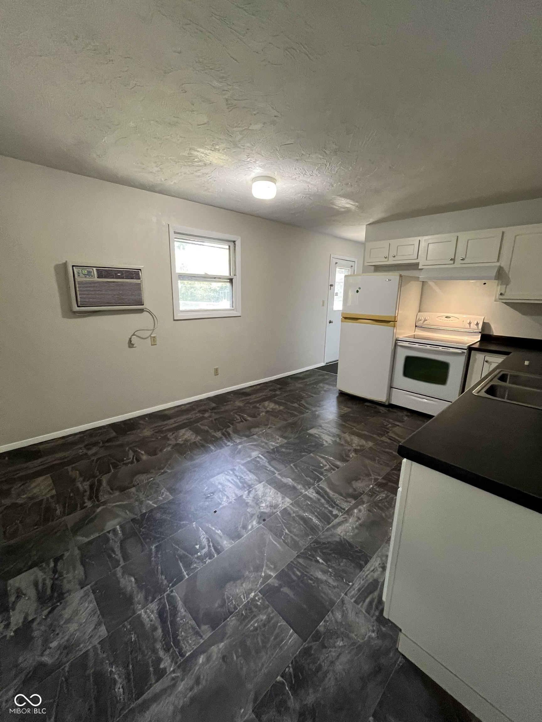 111 Darin Court Anderson, IN 46012 - Photo 6 of 10