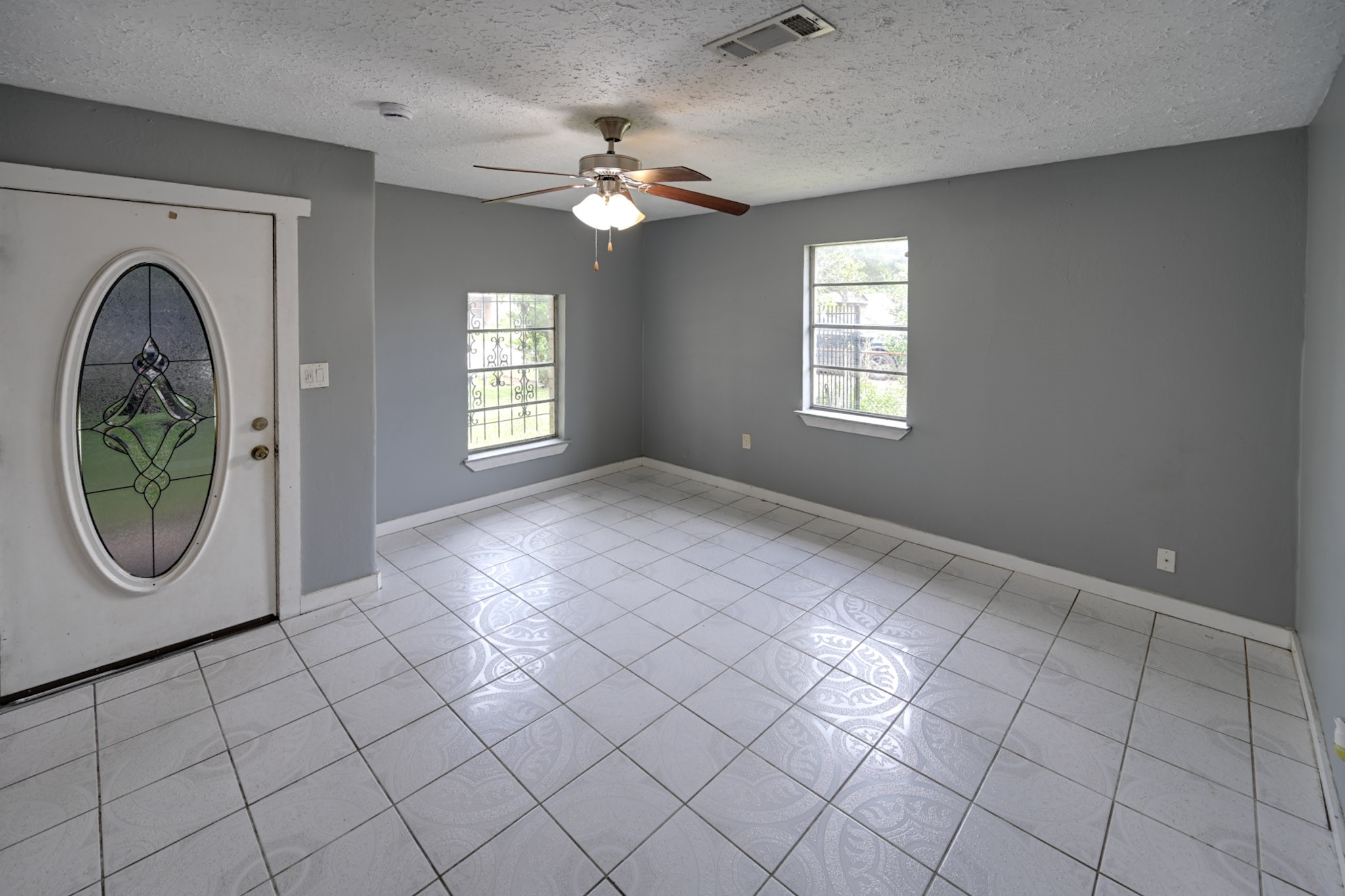 1106 Mooney Road Houston, TX 77037 - Photo 2 of 8 Gallery Image 2
