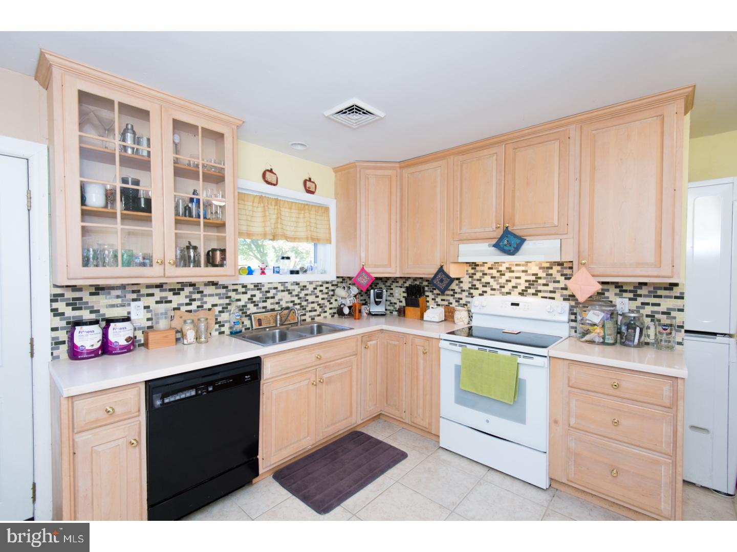 245 Lenni Road Media, PA 19063 - Photo 5 of 25 Kitchen