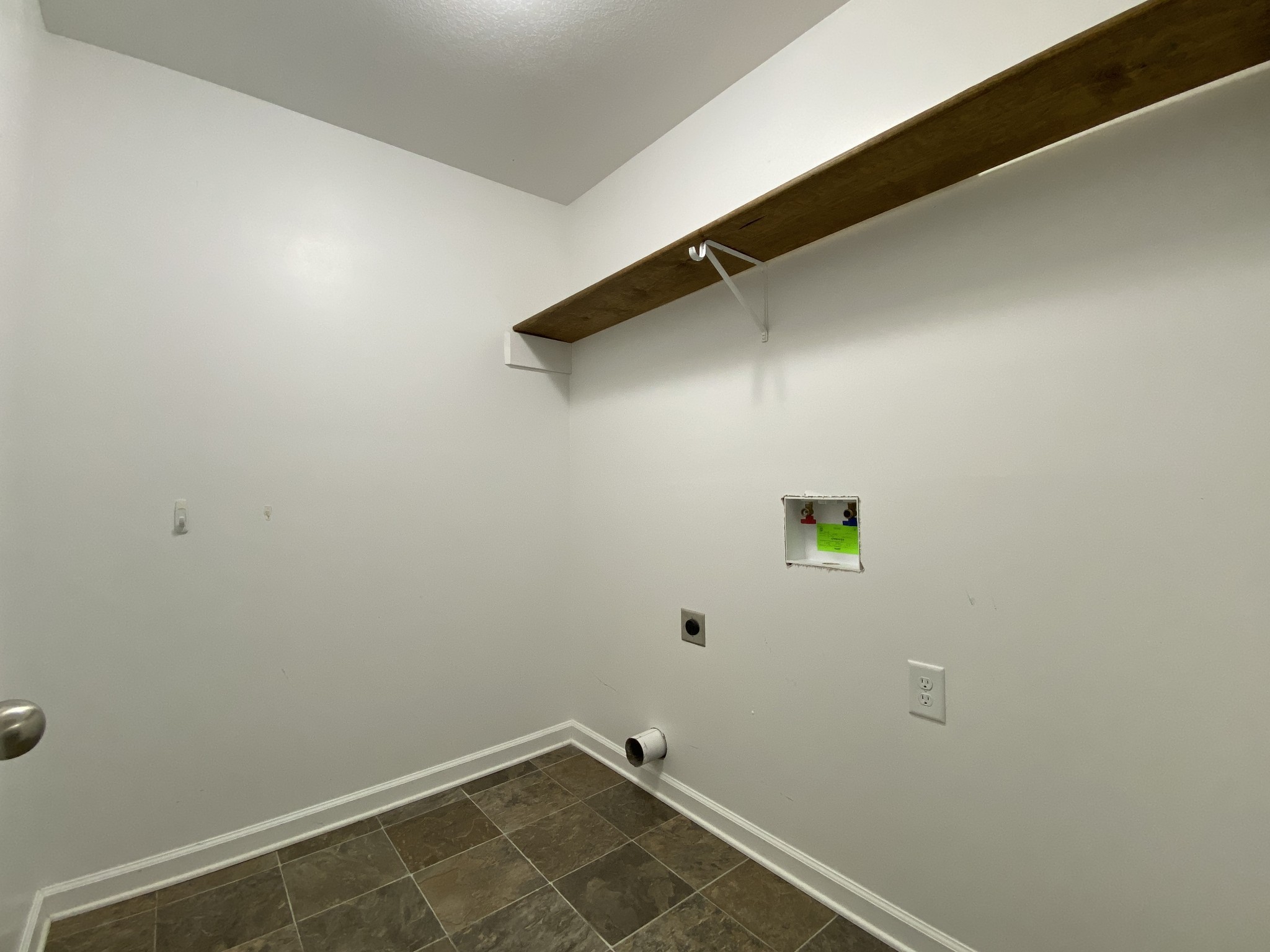 951 Hugh Hunter Road Oak Grove, KY 42262 - Photo 15 of 35 a view of a room