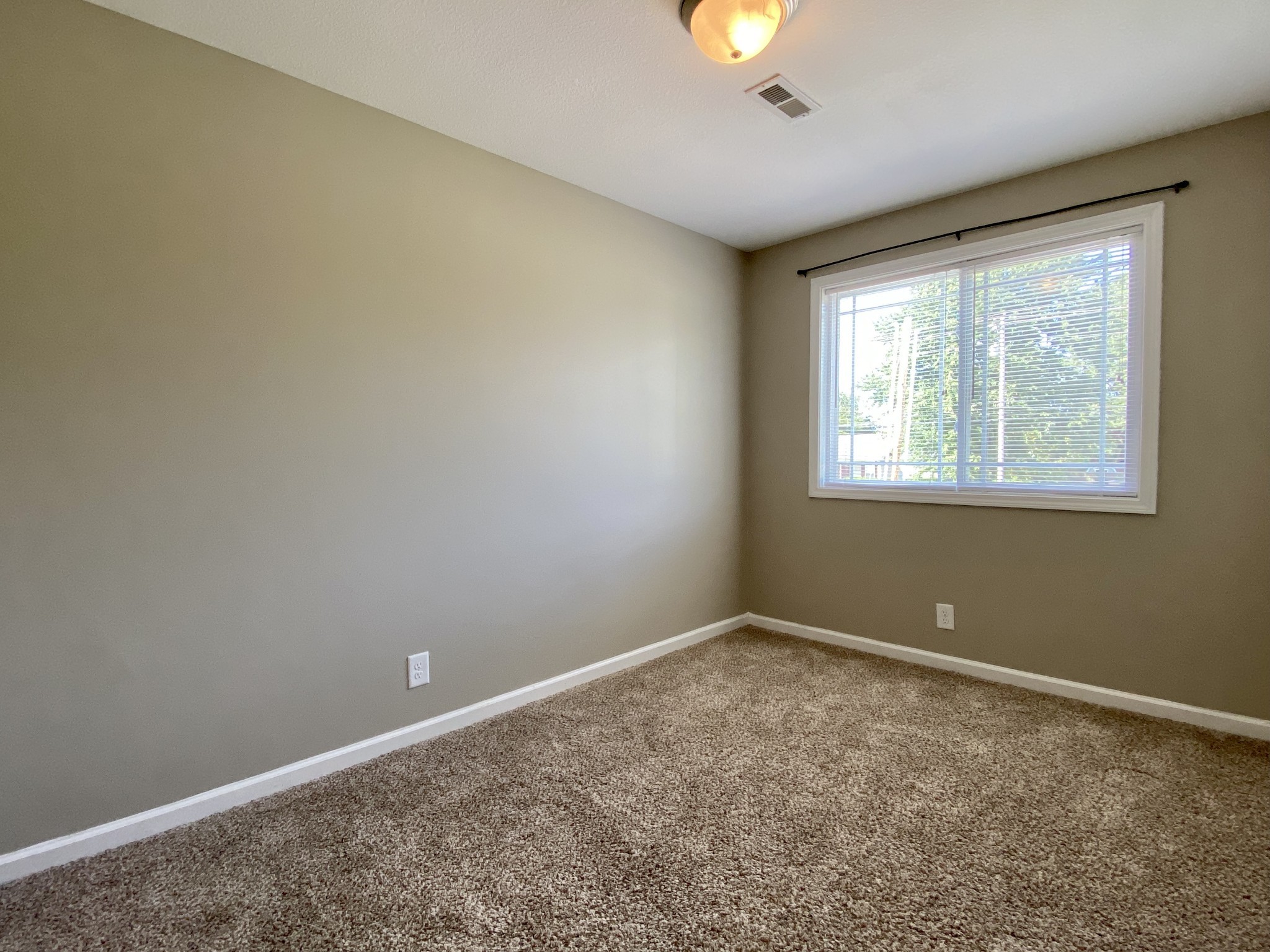 951 Hugh Hunter Road Oak Grove, KY 42262 - Photo 30 of 35 a view of room with window