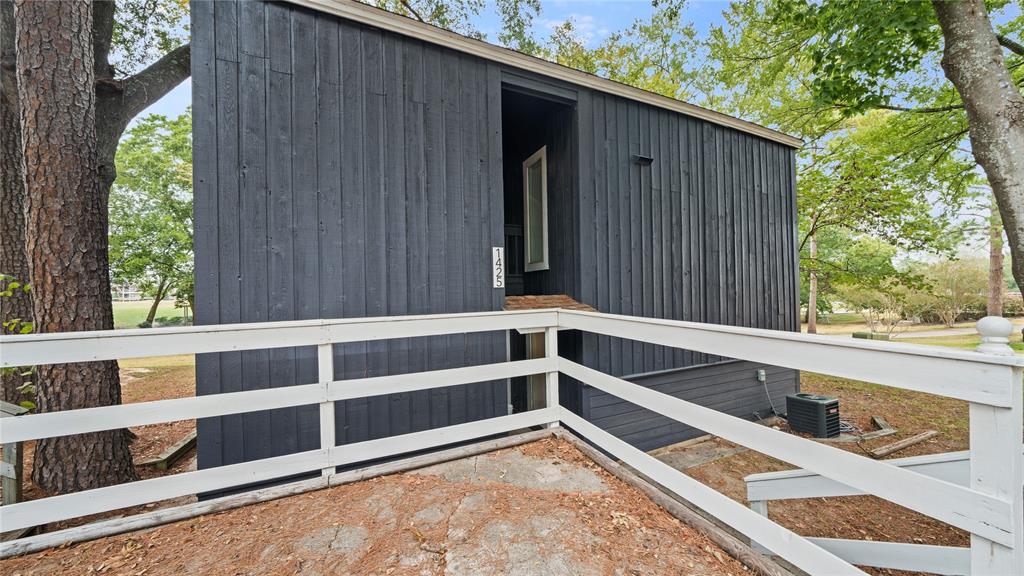 1425 April Villas Unit B  