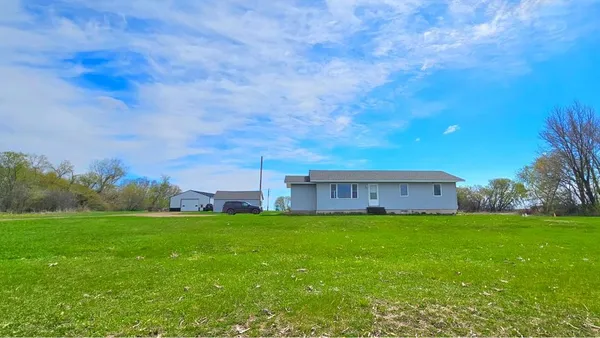 $335,000 | 16404 440th Avenue, Morris, MN 56267
