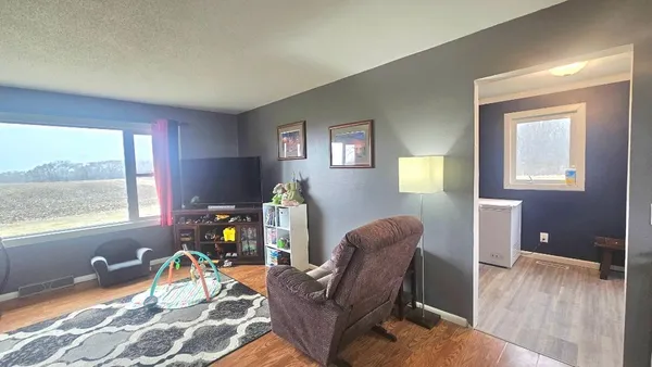 $335,000 | 16404 440th Avenue, Morris, MN 56267