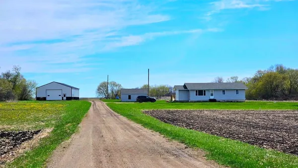 $335,000 | 16404 440th Avenue, Morris, MN 56267