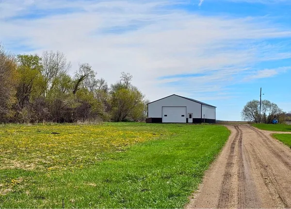 $335,000 | 16404 440th Avenue, Morris, MN 56267