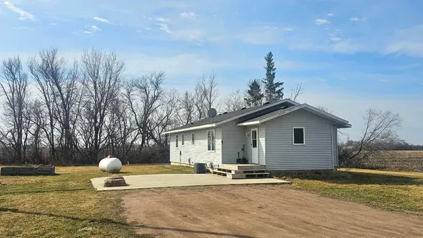 $349,000 | 16404 440th Avenue, Morris, MN 56267