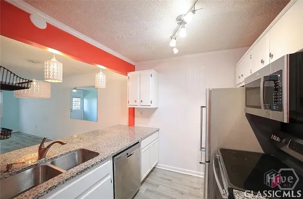 $1,575 | 2165 South Milledge Avenue, Unit A13, Athens, GA 30605