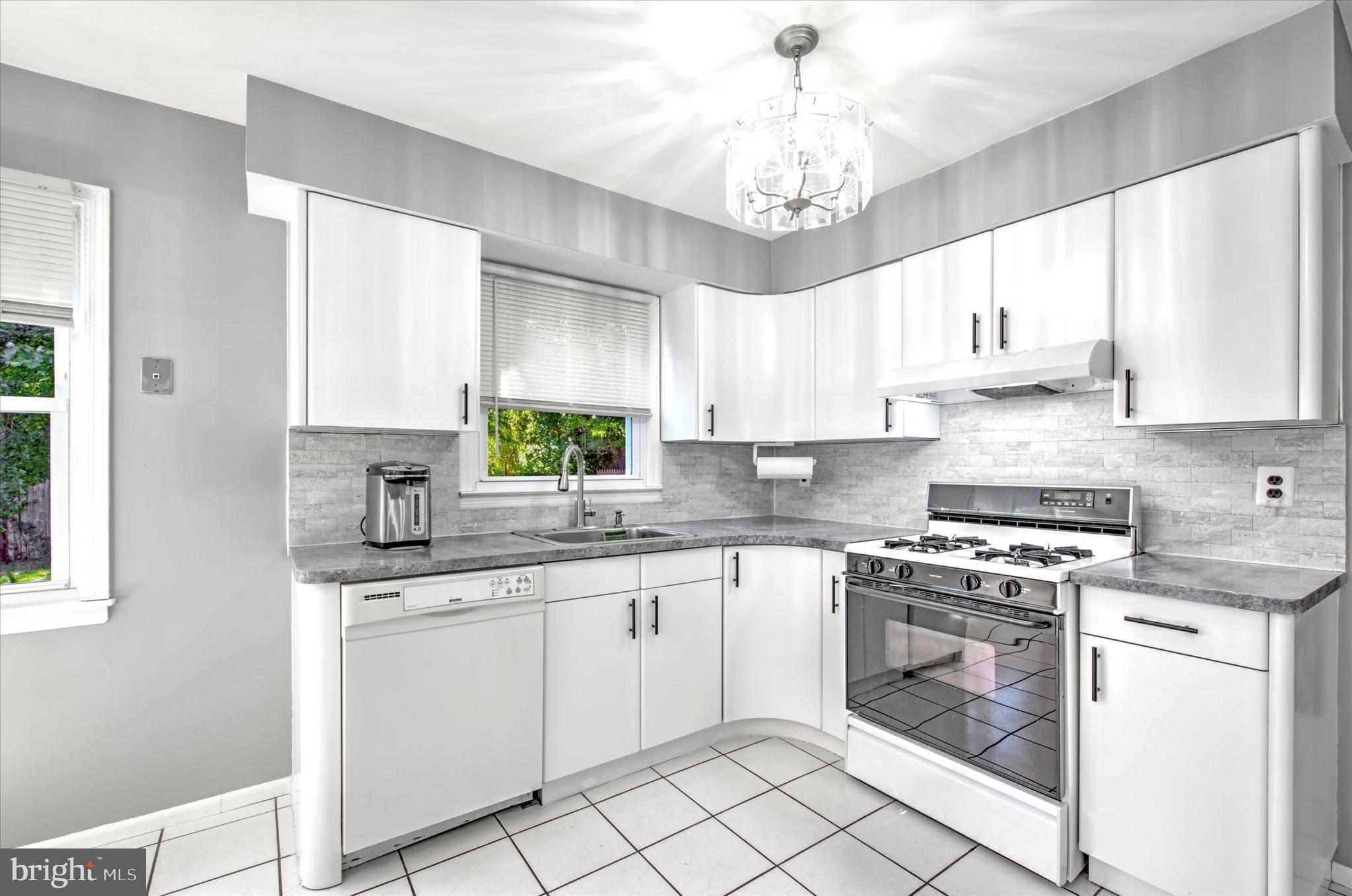 28 Tally Road Hamilton, NJ 08619 - Photo 17 of 36