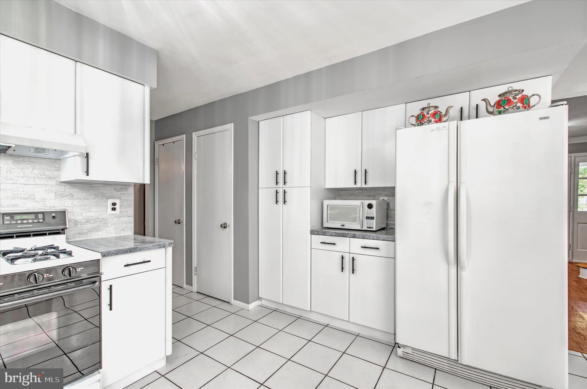 28 Tally Road Hamilton, NJ 08619 - Photo 19 of 36