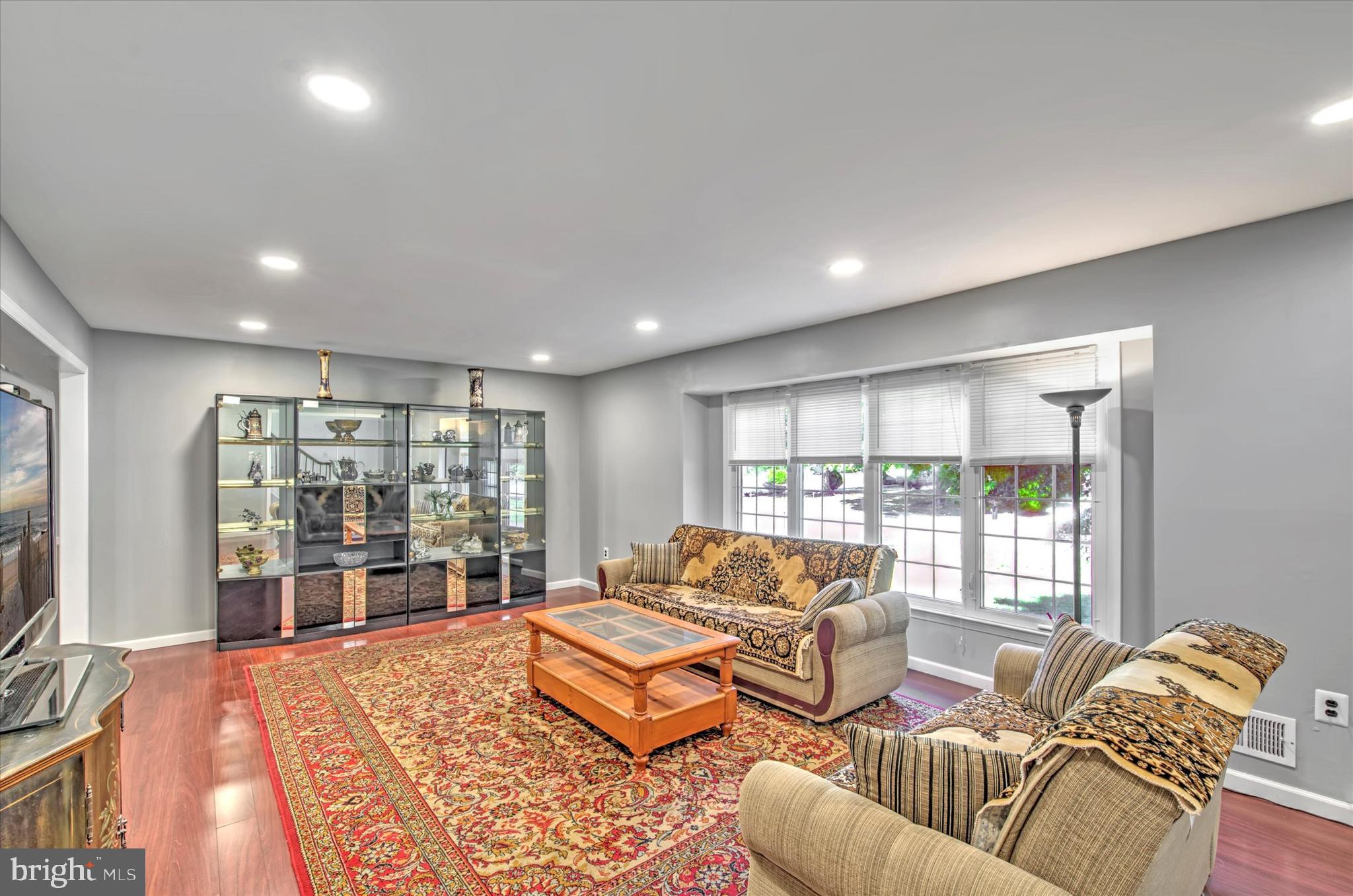 28 Tally Road Hamilton, NJ 08619 - Photo 7 of 36