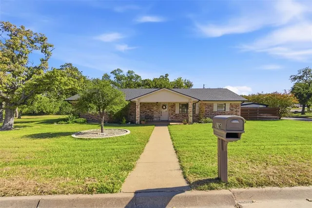 $435,000 | 116 Cromeans Street, Jacksboro, TX 76458