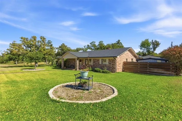 $435,000 | 116 Cromeans Street, Jacksboro, TX 76458