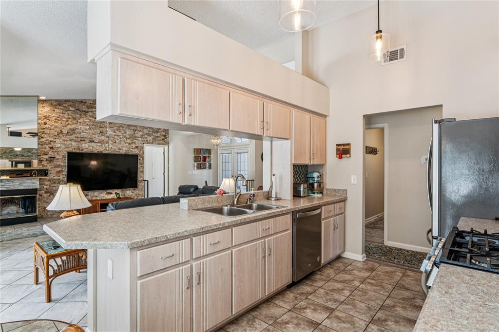 6324 India Drive Spring Hill, FL 34608 - Photo 15 of 68