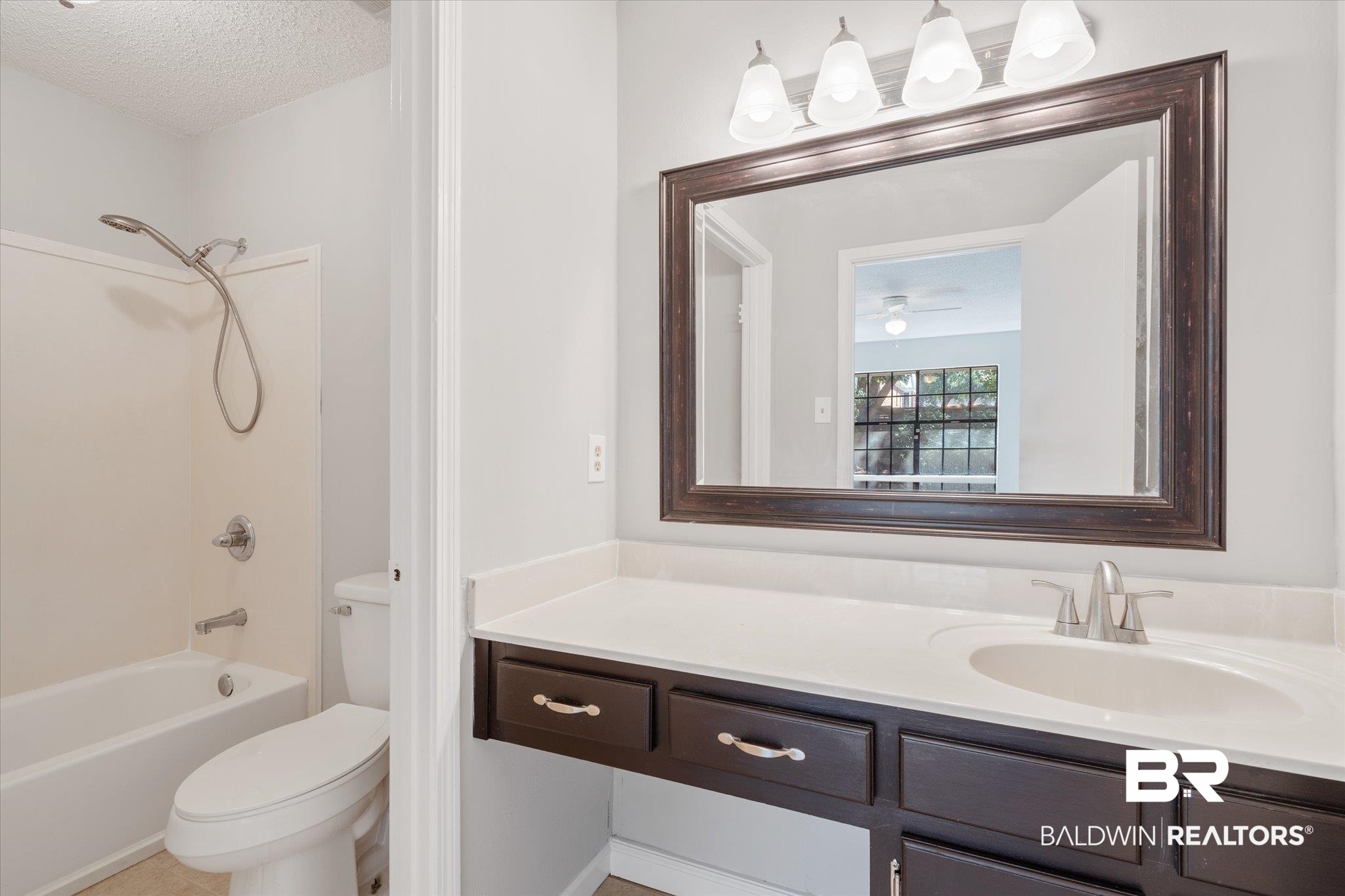 1058 Aberdeen Court North Mobile, AL 36609 - Photo 23 of 32