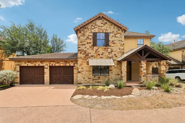 $575,000 | 6805 Lantern View Drive, Jonestown, TX 78645