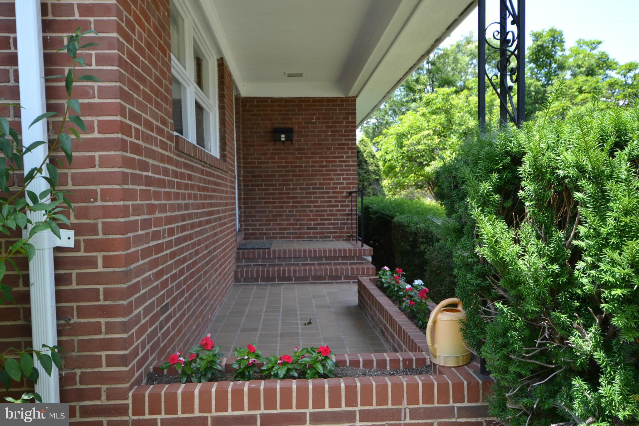 3117 Shelburne Road Baltimore, MD 21208 - Photo 5 of 27 Front porch