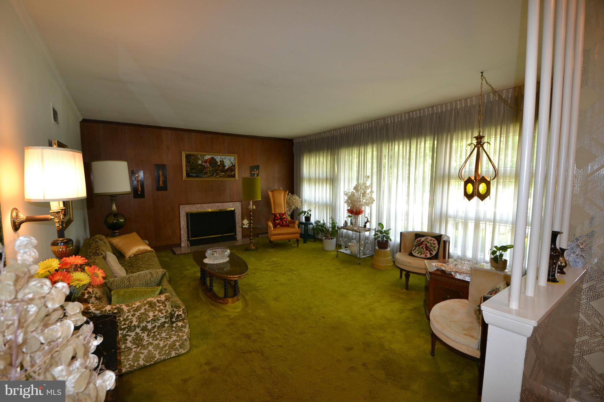 3117 Shelburne Road Baltimore, MD 21208 - Photo 6 of 27 Living Room