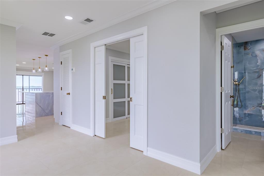 4403 7th Street East, Unit 4 Ellenton, FL 34222 - Photo 6 of 25 a view of an empty room and a gallery