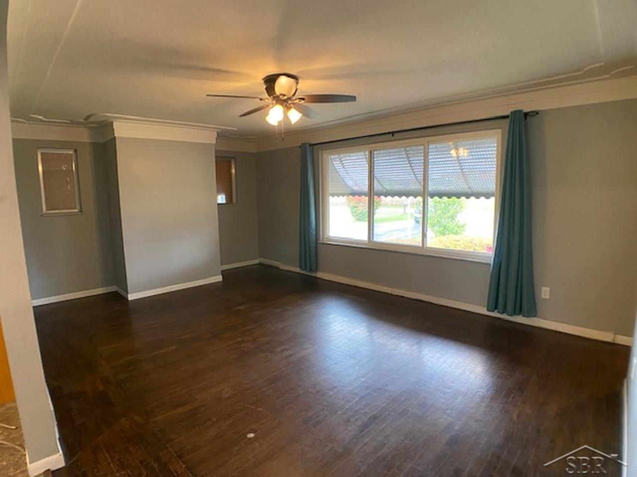 5112 Sherman Road Saginaw, MI 48604 - Photo 6 of 25 50059677-5.JPG