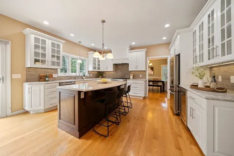 $1,498,000 | 5 Dublin Circle, Burlington, MA 01803