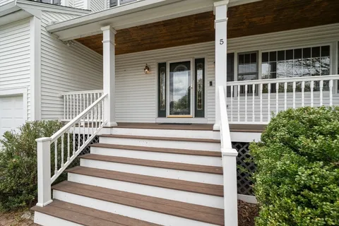 $1,498,000 | 5 Dublin Circle, Burlington, MA 01803