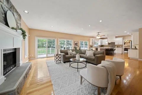 $1,498,000 | 5 Dublin Circle, Burlington, MA 01803