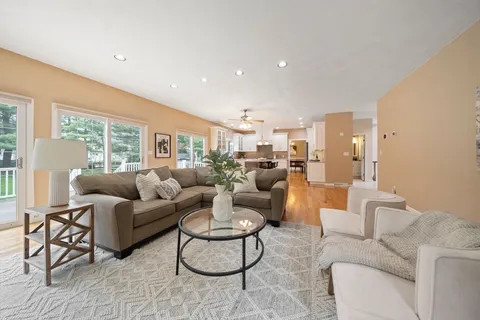 $1,498,000 | 5 Dublin Circle, Burlington, MA 01803